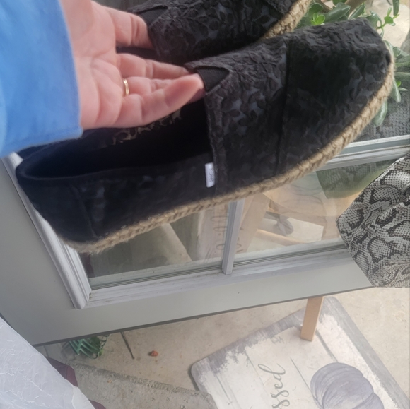 Women shoes - Picture 2 of 3